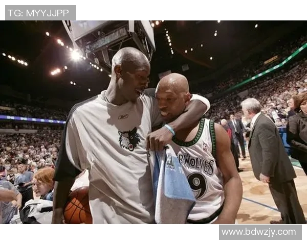 04年加内特领衔森林狼对决湖人经典对抗赛的回顾与分析