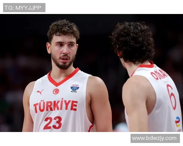 2000年悉尼奥运会男篮中国队与土耳其队激战回顾与精彩瞬间分析