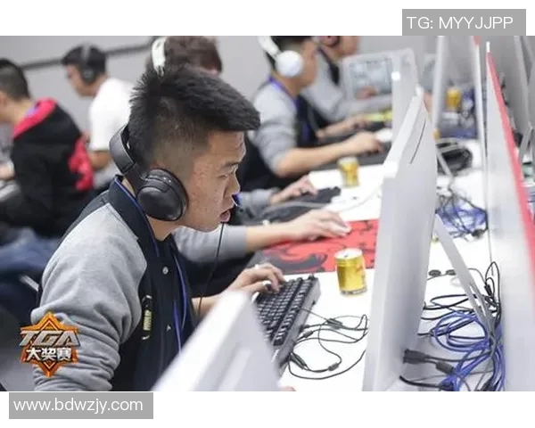 勇士与雷霆激战正酣中文解说带你领略精彩瞬间与战术分析